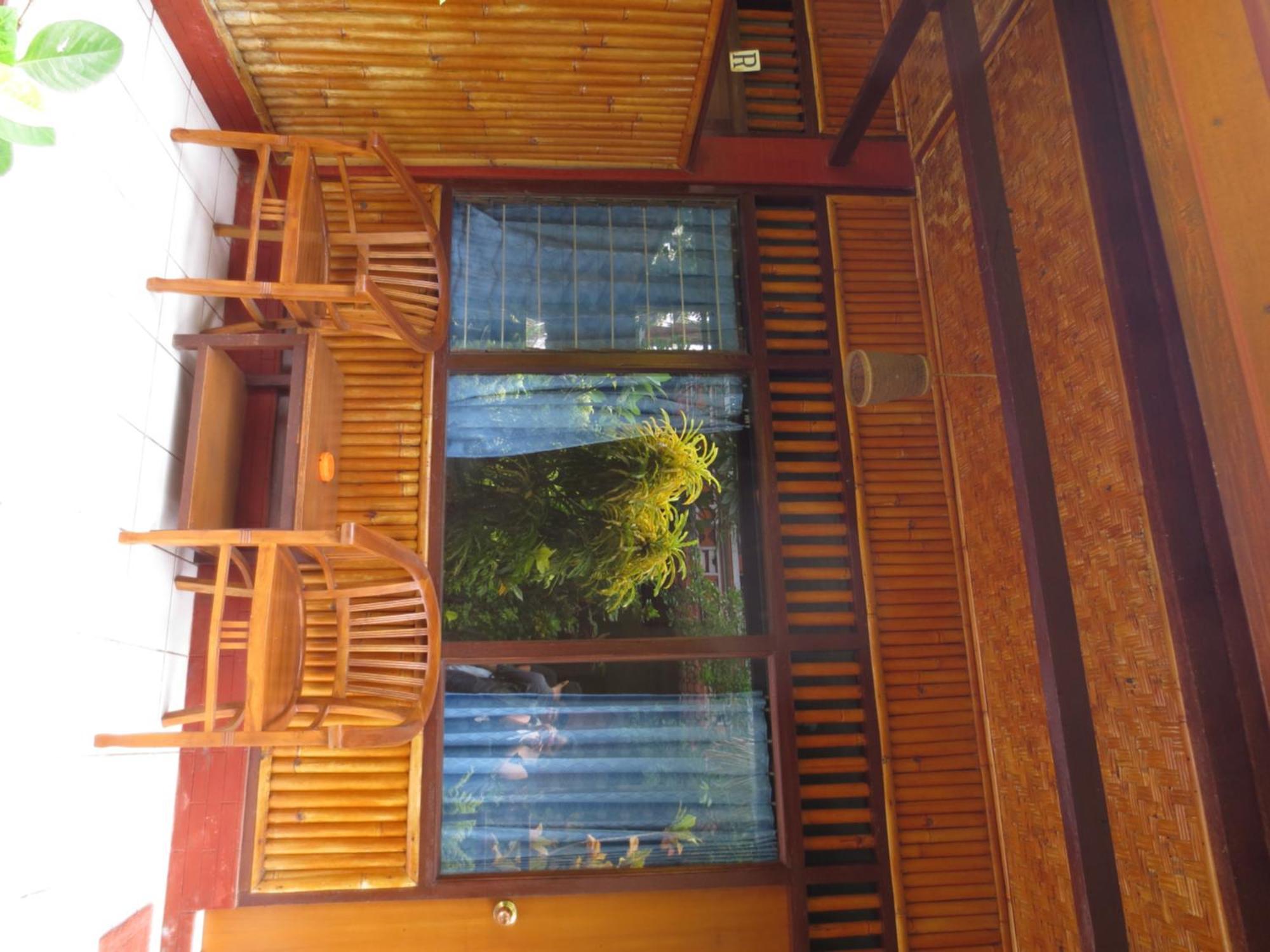 Paradise Palm Beach Bungalows And Dive Center Tulamben Exterior foto