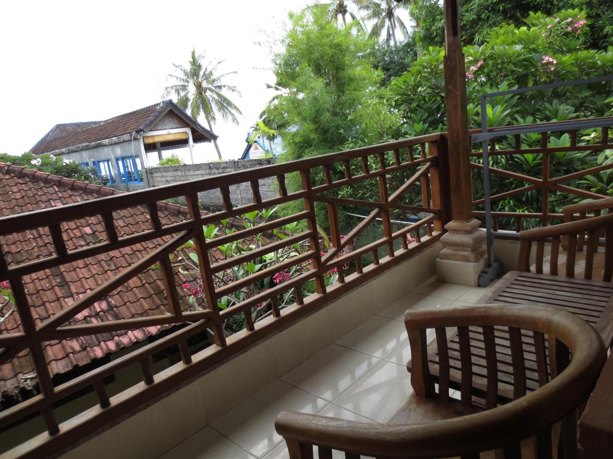 Paradise Palm Beach Bungalows And Dive Center Tulamben Exterior foto